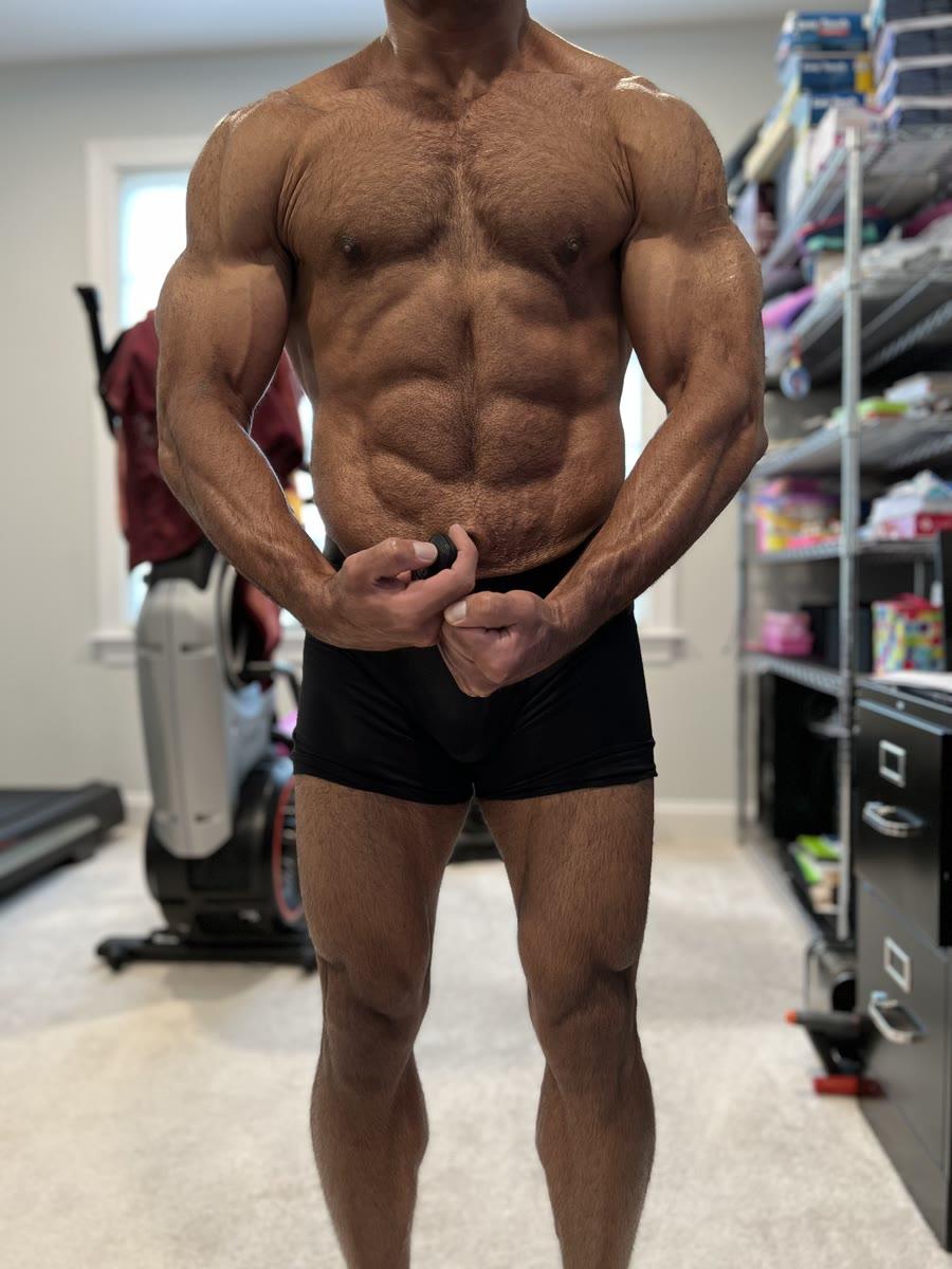 Hammad's physique in October 2024 with a defined six-pack